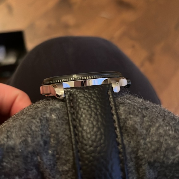 Kenneth Cole Watch - Picture 6 of 7